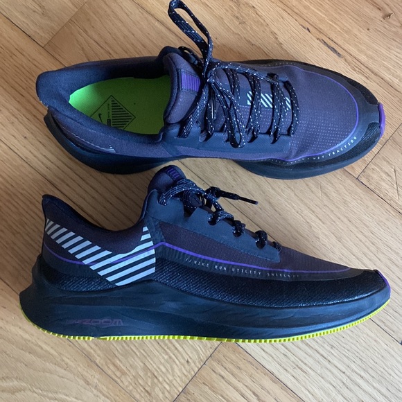 Nike Shoes - Nike Run Utility Seakers